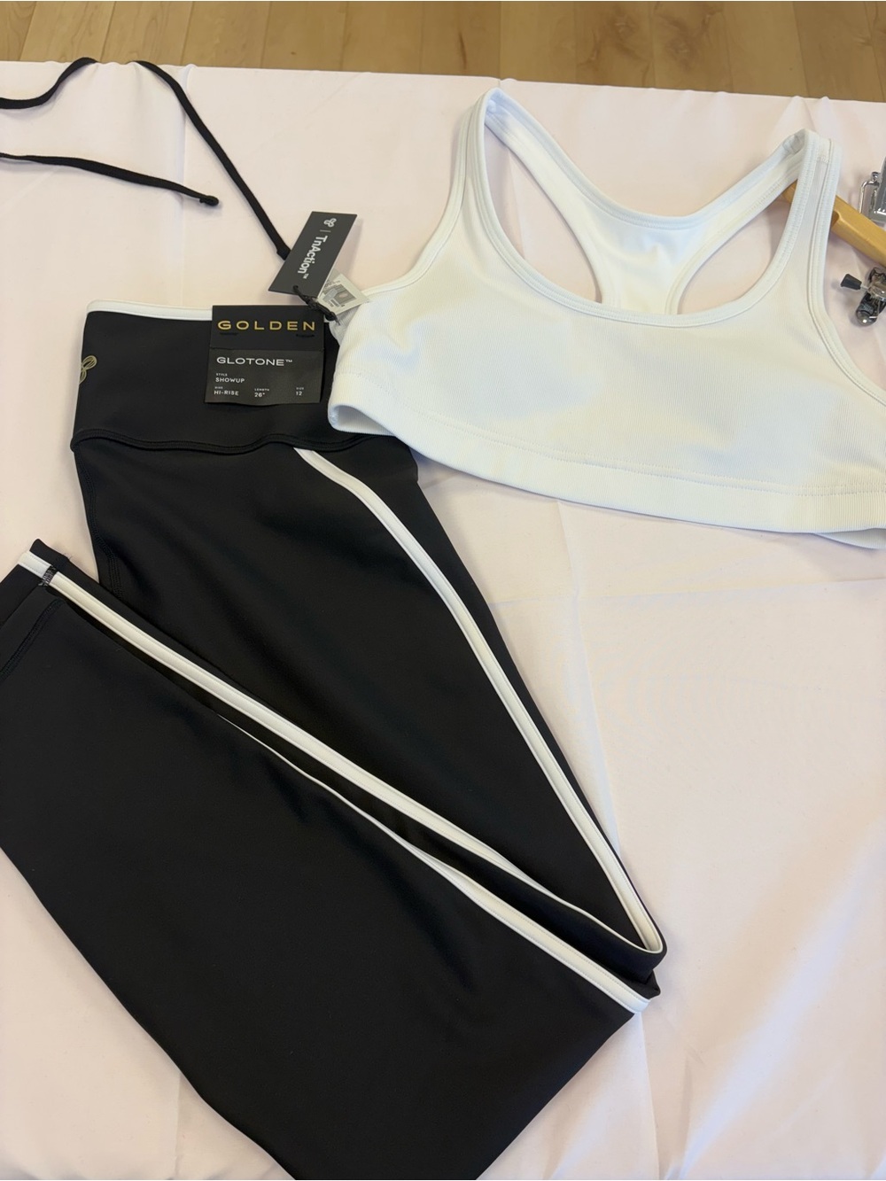 NWT aritzia workout set